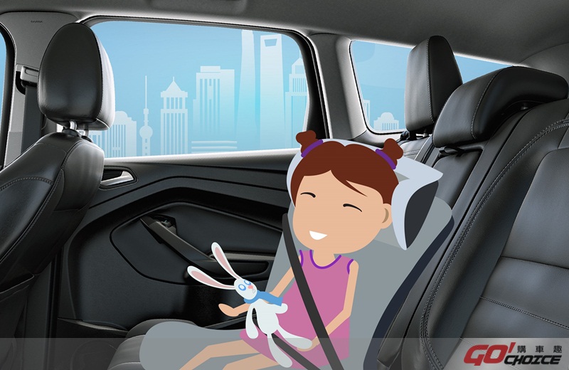 兒童配置安全座椅與繫上安全帶是每位父母開車時的責任喔！