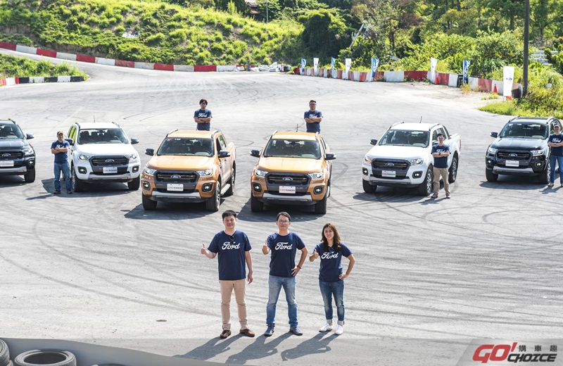 New Ford Ranger 新車發表 (由左至右)福特六和行銷處處長沈仁偉、營銷服務處副總經理張景弼、產品行銷經理張倍禎以及專業教練團隊