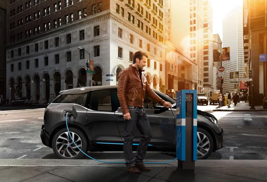 BMW汎德拓展全台充電站 積極推動節能環保