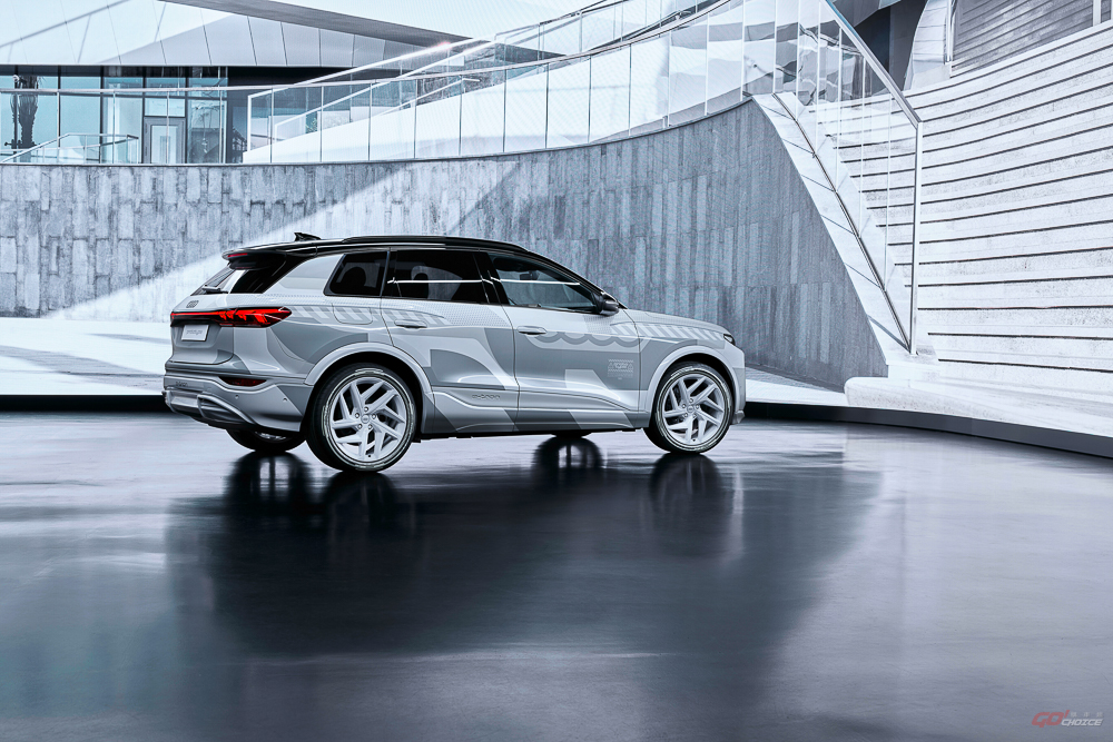 Audi 於 IAA 率先亮相 Q6 e-tron 車艙定裝照！