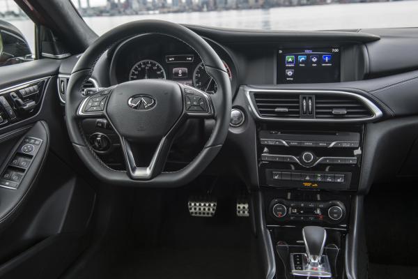 20170111 infiniti Q30-2