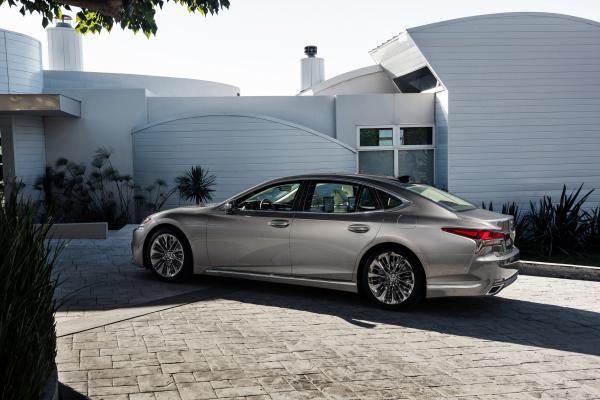 2017 Lexus LS-5