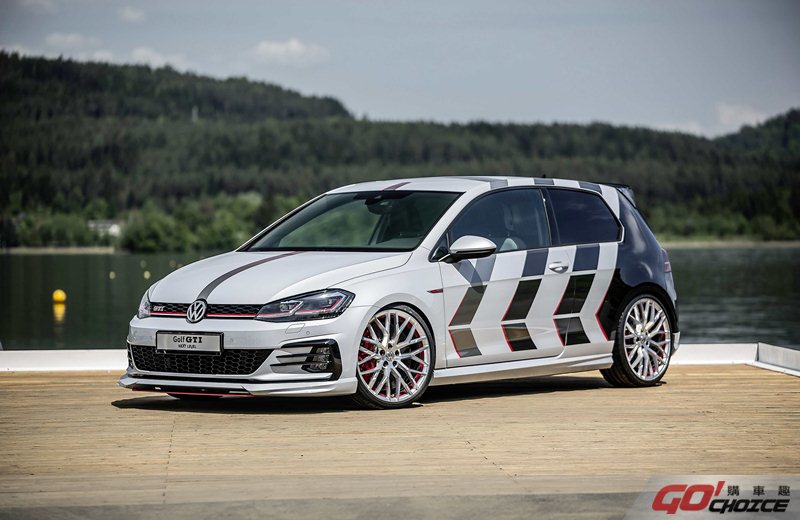 承襲自Golf GTI TCR賽車的卓越性能基因，Golf GTI TCR概念車以全方位提升的內外裝設計、剽悍動能與各式創新科技，於第37屆GTI車聚活動首度亮相，並且計畫於今年年末推出量產車型。