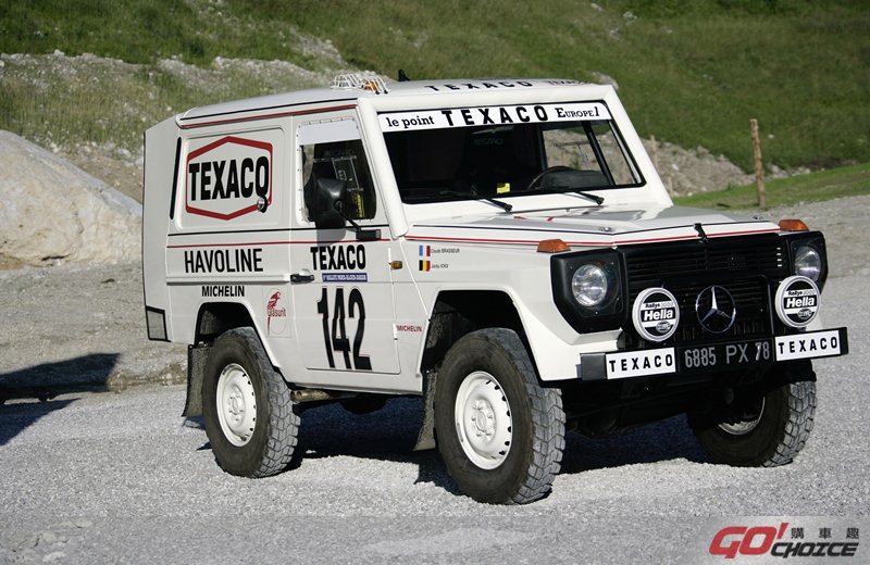 1983年由Jaky Ickx所駕駛的280 GE順利奪得達卡越野沙漠大賽冠軍，向世界宣示無可置疑的強悍性能，自此G-Wagen越野盛名達到高峰
