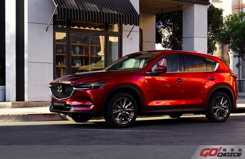 台灣馬自達今日宣布推出2019正年式 MAZDA CX-5 ，呈現臻於完美的造車工藝，2.0L車型以建議售價99.9萬元起展開接單。