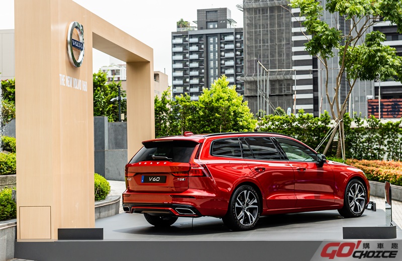 Volvo V60-2