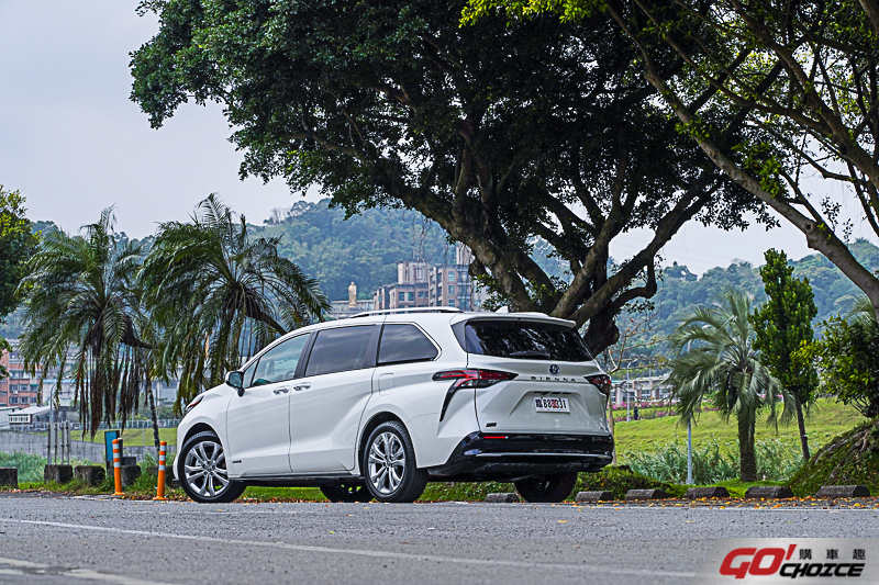 20210324 Toyota Sienna 2