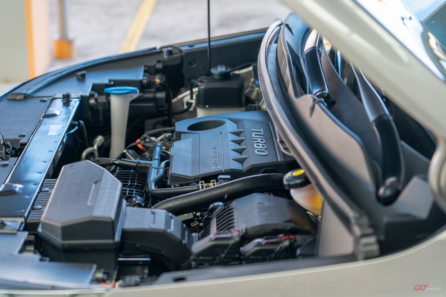 Hyundai%20Custin%202