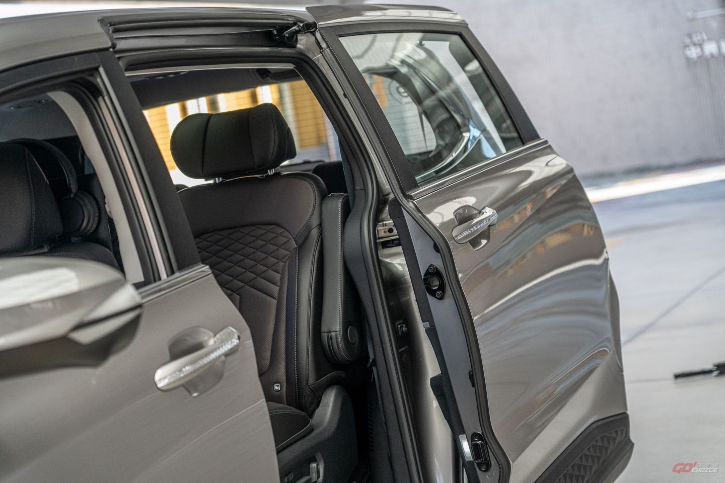 Hyundai%20Custin%202_0T-2