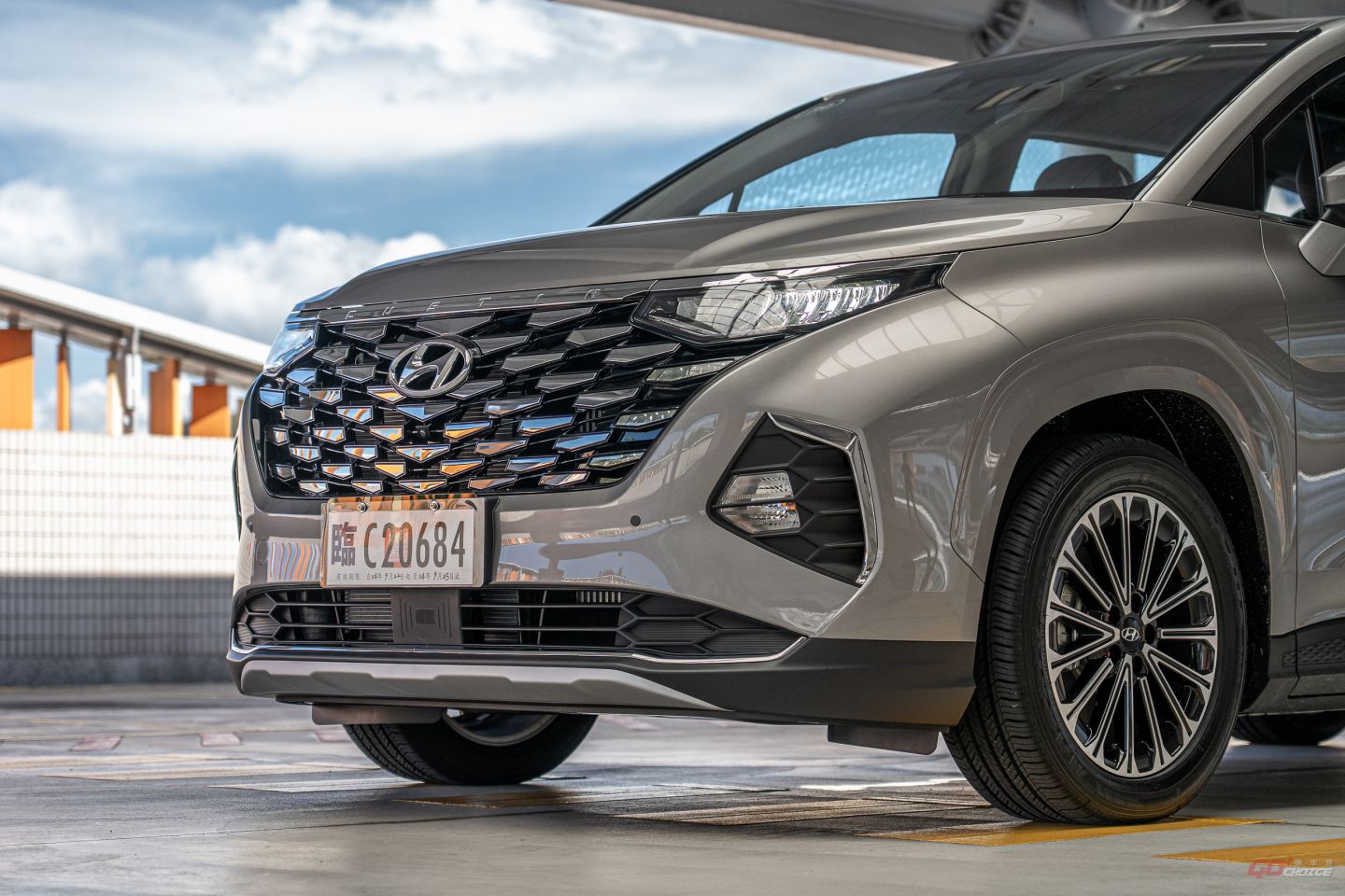 Hyundai%20Custin%202_0T-2