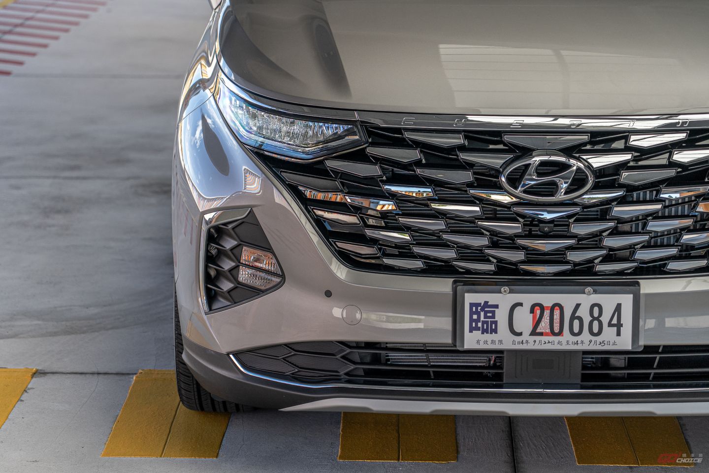 Hyundai%20Custin%202_0T-2