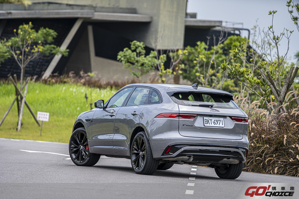 20210808JaguarFPACE2