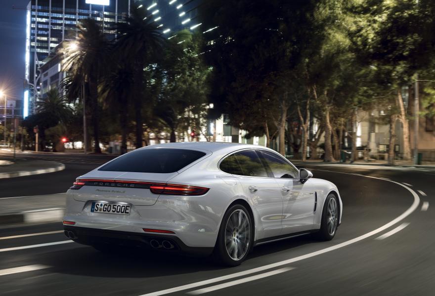 panamera Hybrid-2