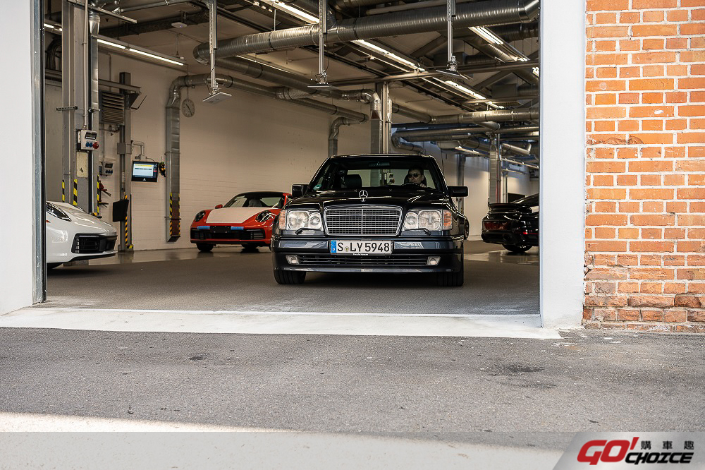 慶祝誕生 30 週年： Mercedes-Benz  500 E 的尋根之旅