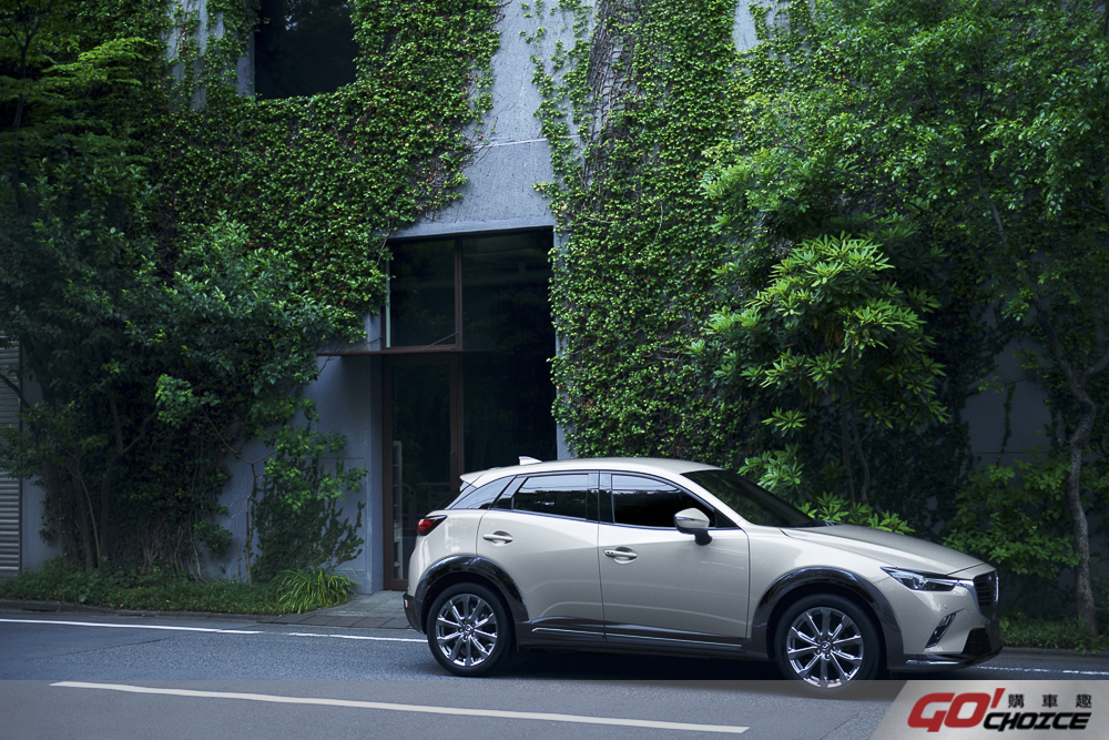 增配「琉光金」新色 Mazda 22 年式 CX-3 77.9 萬元起正式上市