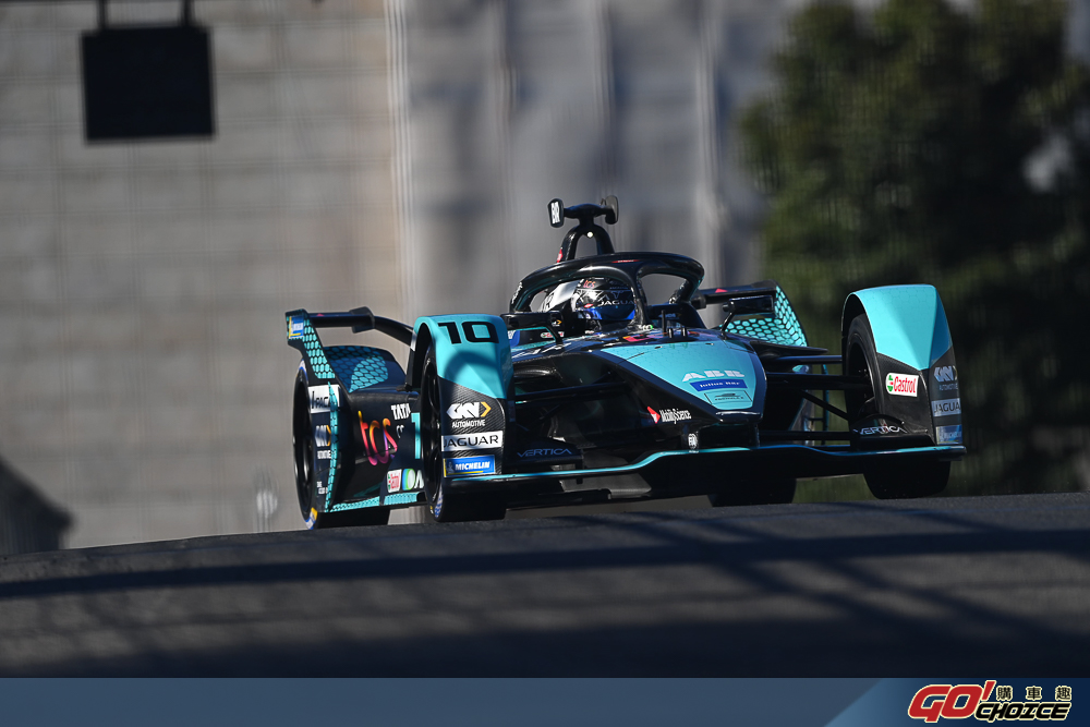 JAGUAR TCS RACING 稱霸 FORMULA E 電動方程式羅馬站