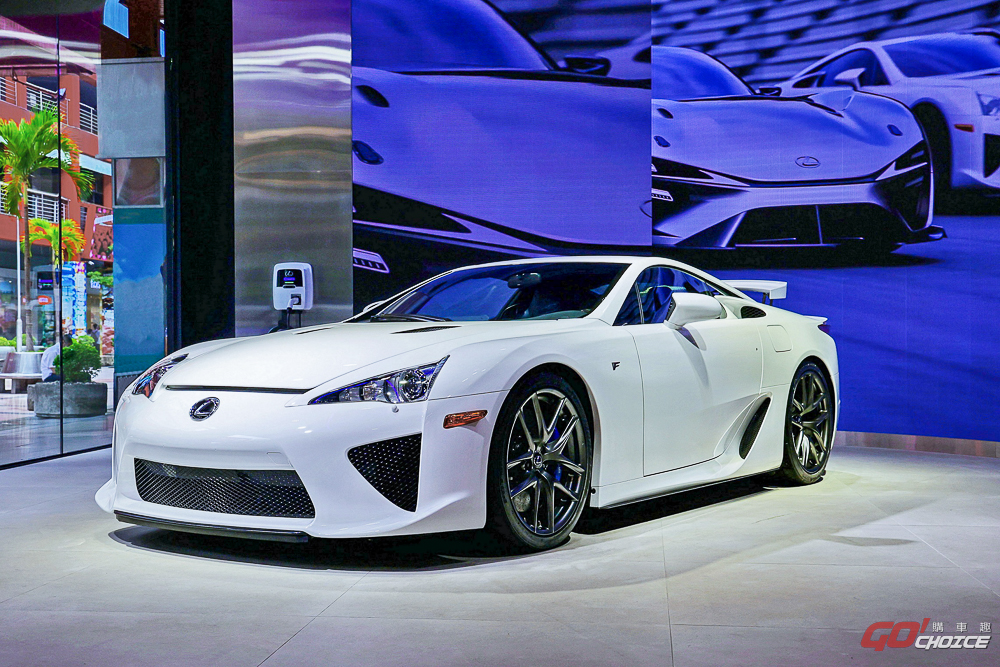 當代超跑 LFA 現身，LEXUS ELECTRIFIED 品牌概念店推系列活動