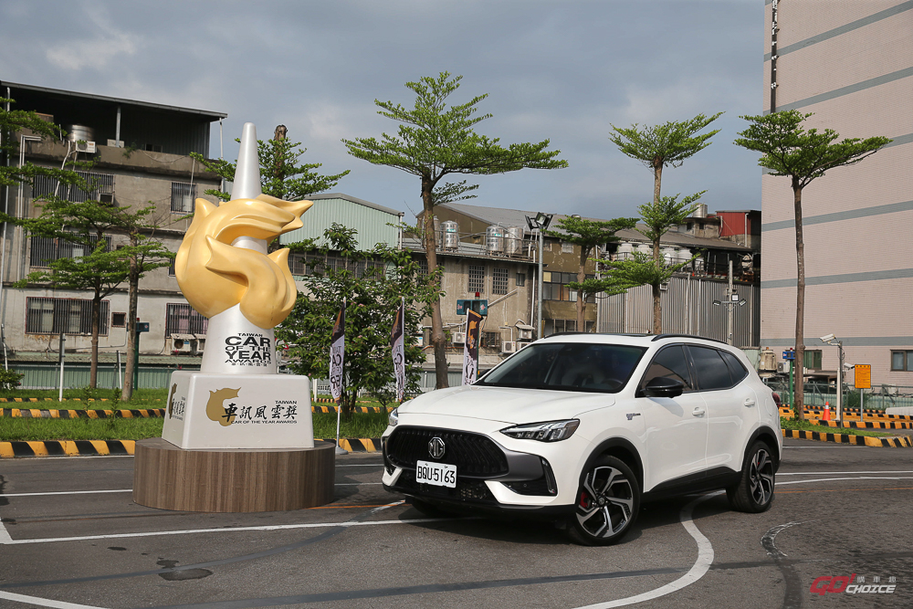 MG HS 榮獲車訊風雲獎「最佳國產中型 SUV」