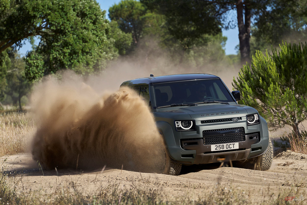 史上最強！JLR Defender OCTA 正式發表，台灣建議售價 788 萬起僅 18 席配額！