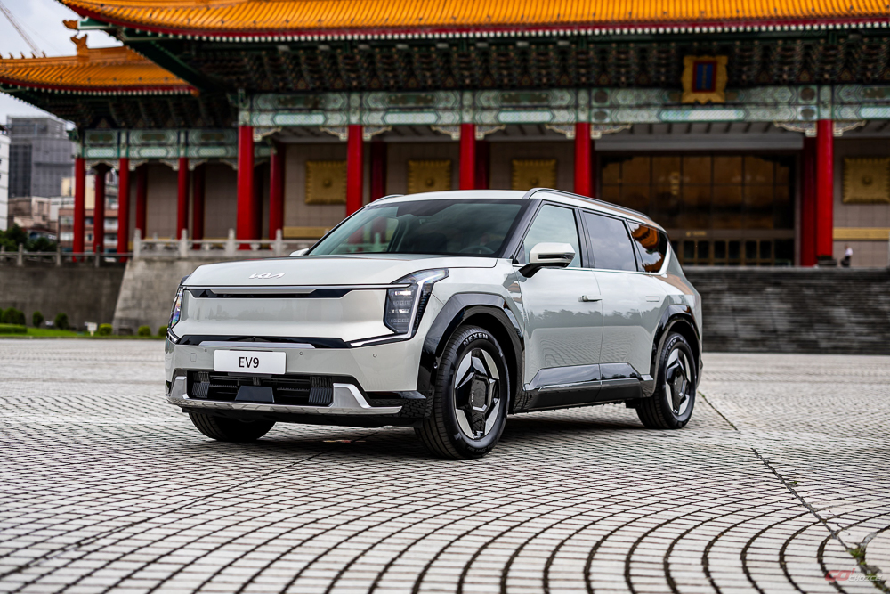 賀 Kia EV 銷量突破 2,000 台，感恩回饋禮遇限時實施！