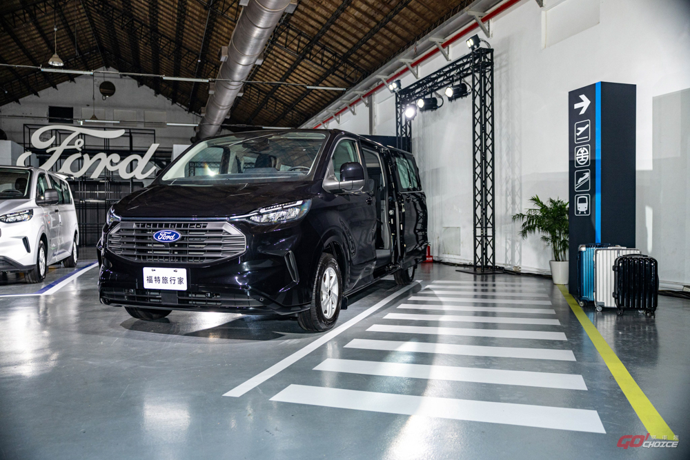 全新 Ford Tourneo Custom 福特旅行家 149.8 萬起正式上市！