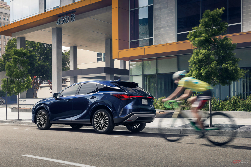Lexus RX 推出 25 年式陣容，全面標配 360 度環景影像輔助系統！