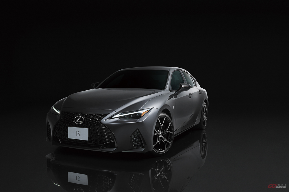 25 年式 Lexus IS 300h 推 Mode Black IV 特式車！