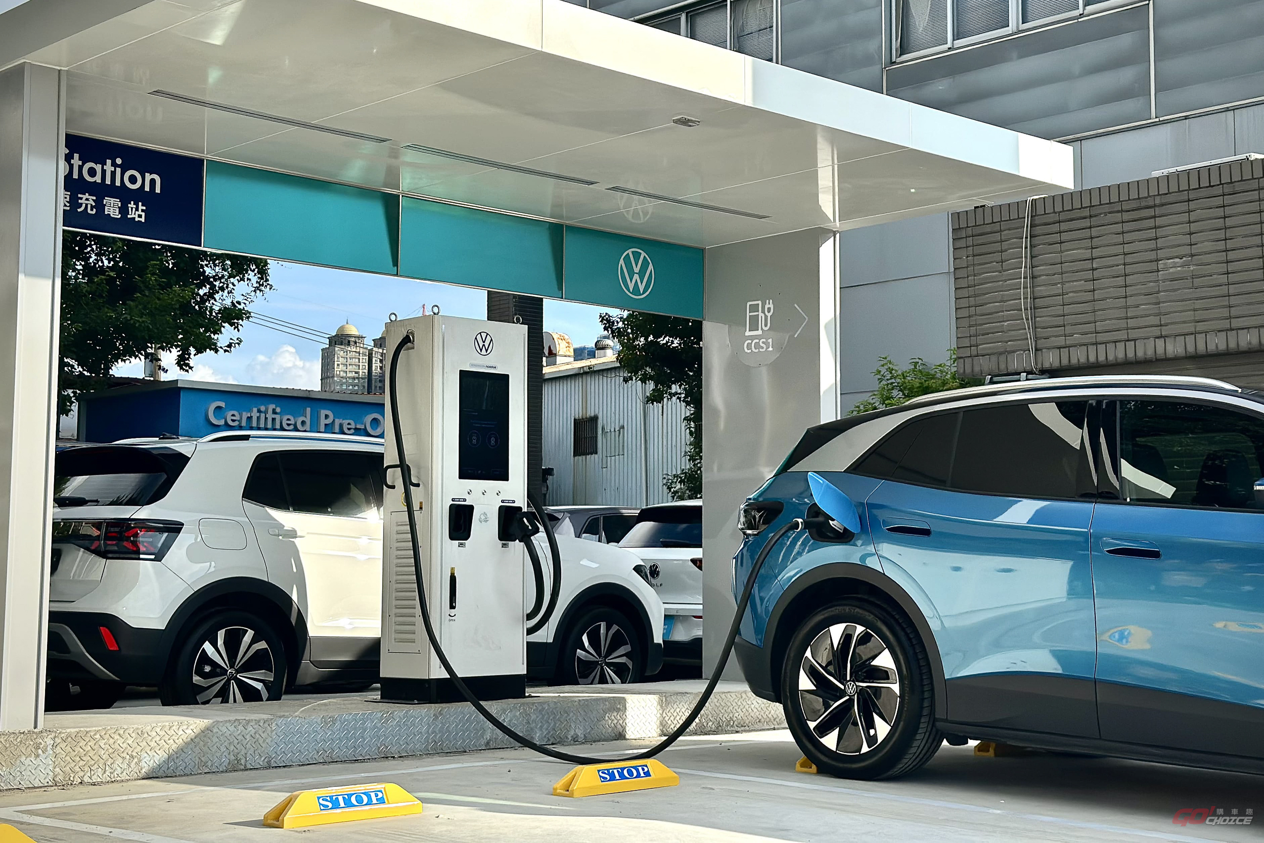 Volkswagen 新莊鉅賦旗艦展示中心啟用極速充電站