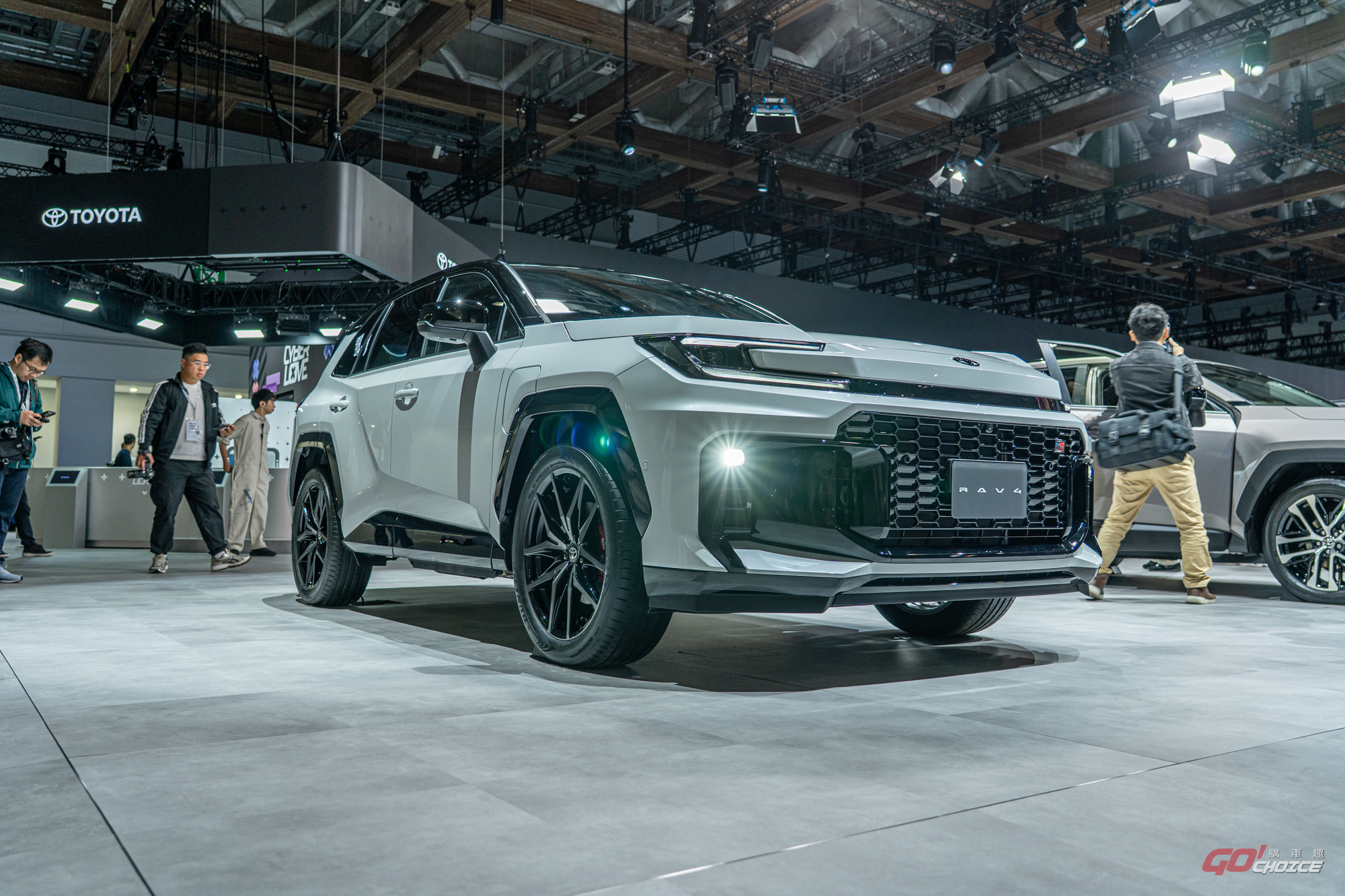 網傳 Toyota RAV4 106 萬起預售價曝光！全球獨家 2.5 Hybrid GR Sport 車型成台規專屬？