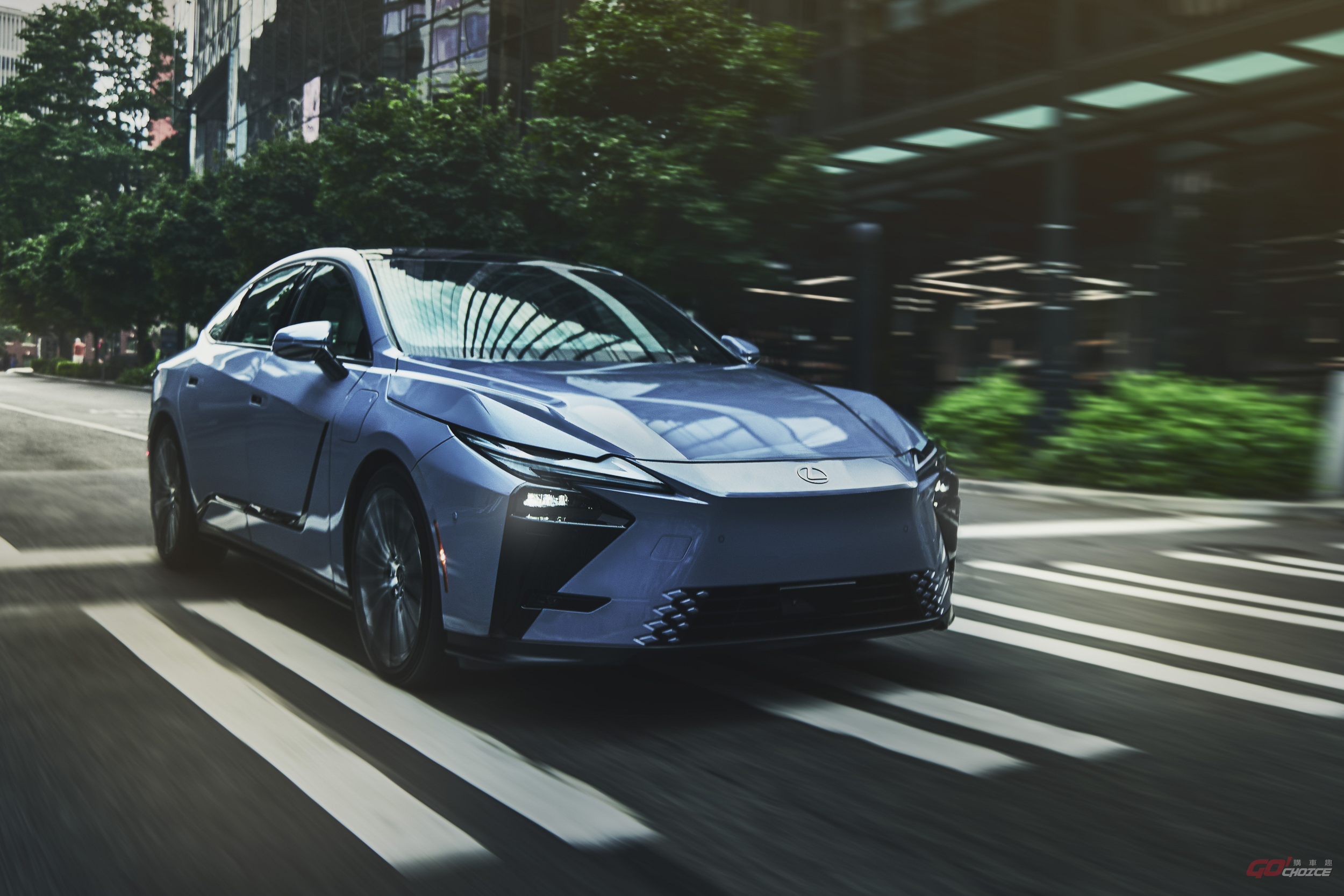 和泰汽車挑戰 16.5 萬台銷售！Lexus ES 車系成年度產品引進重點！