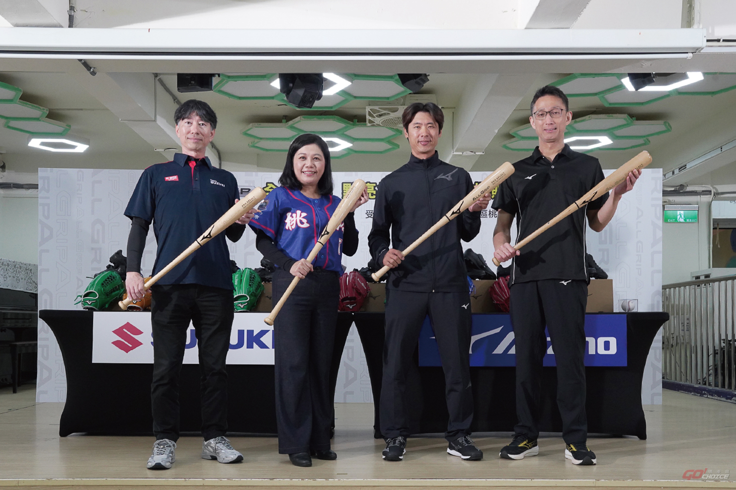 SUZUKI 攜 MIZUNO 挺基層棒球！官大元現身北投桃源國小傳承球技！