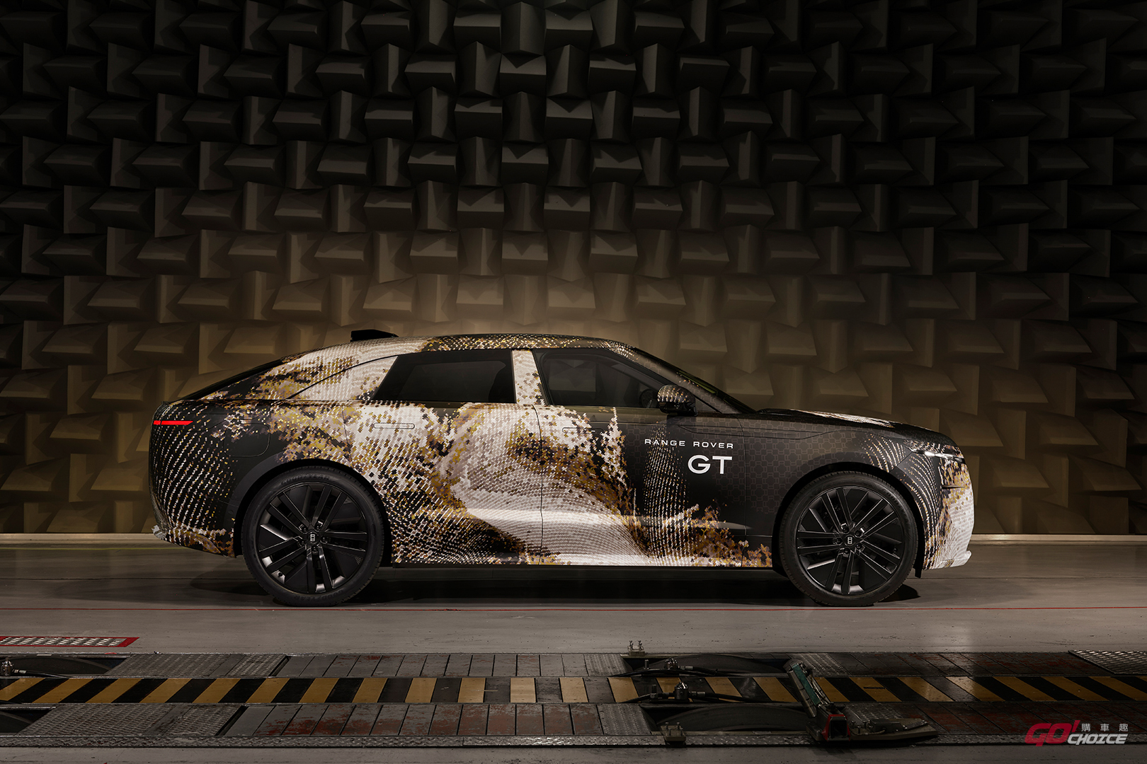 純電 GT 跑旅定位確認！Range Rover GT 預告現身！