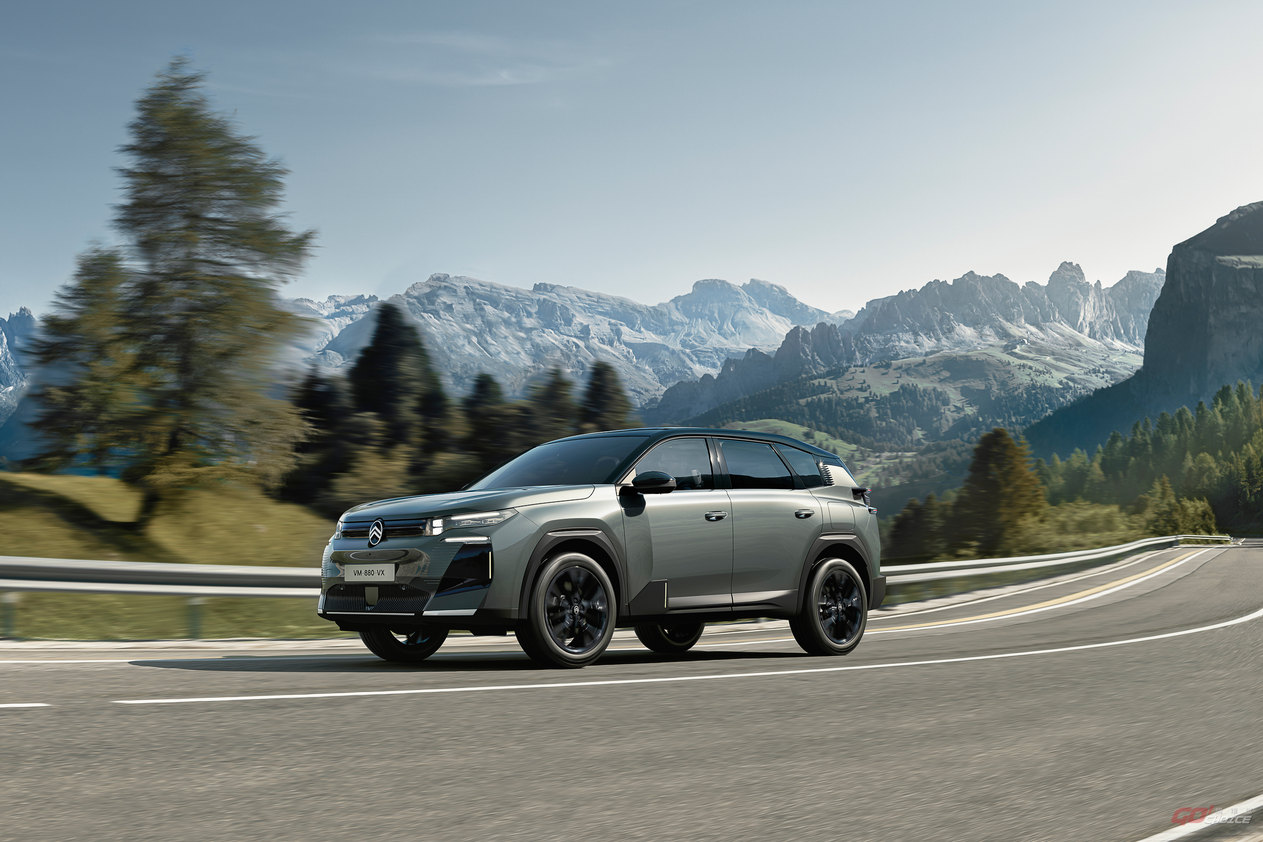 PEUGEOT、CITROËN 全車系享 5 年／15 萬公里原廠延長保固