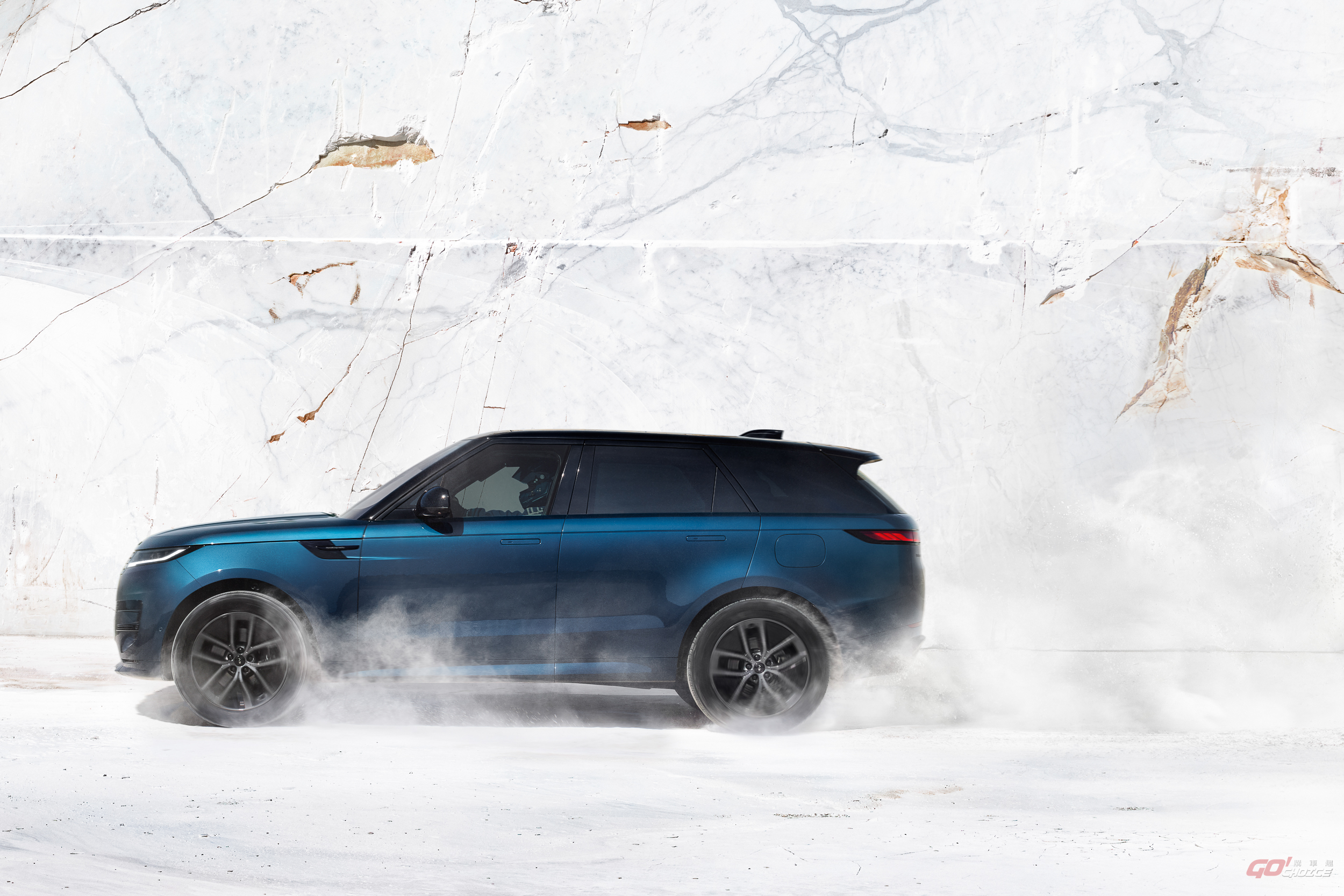 專屬電控底盤上身，Range Rover Sport Electric 468 萬起開啟預售！