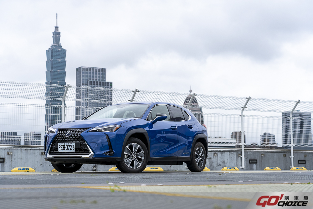 豪華純電的入門佳作｜Lexus UX300e 試駕