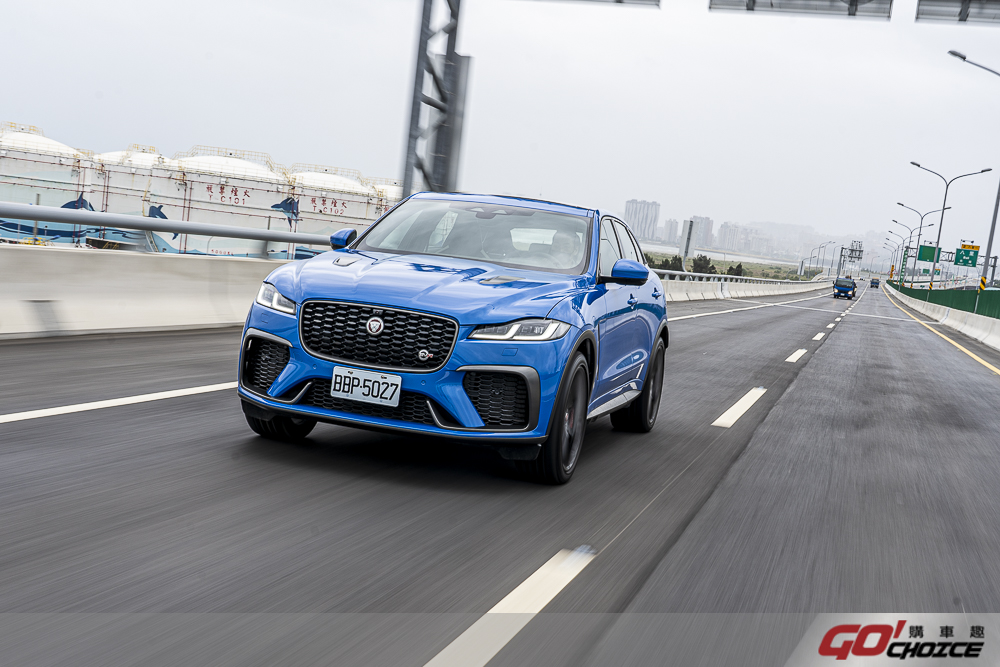 Jaguar F-PACE SVR 試駕｜在電控可以解決一切的現在，八缸還會香嗎？