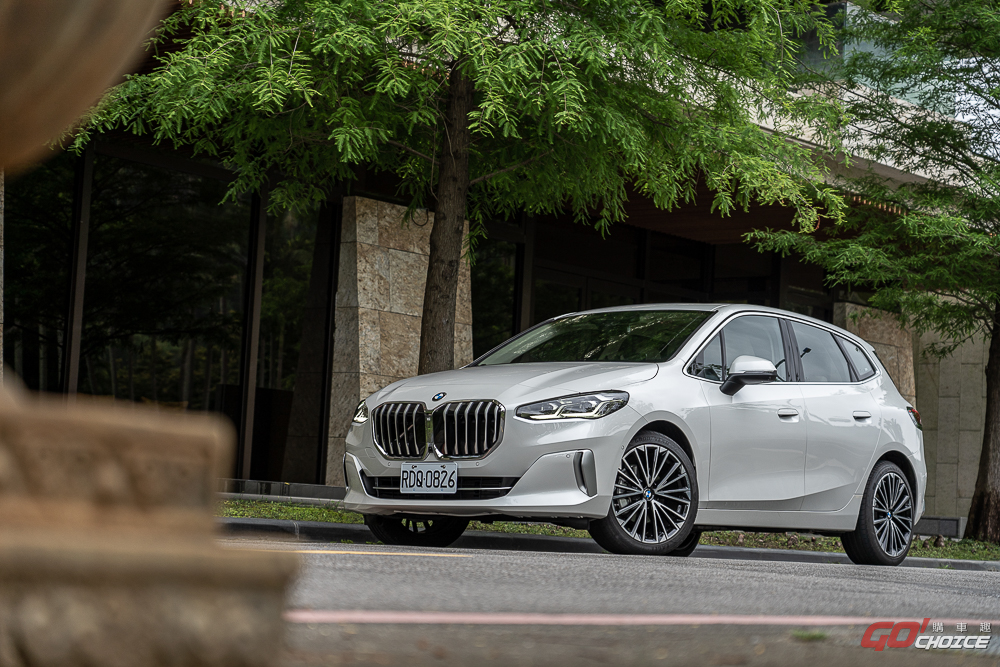 跳脫世俗眼光的另類物種｜BMW 220i Active Tourer Luxury 試駕