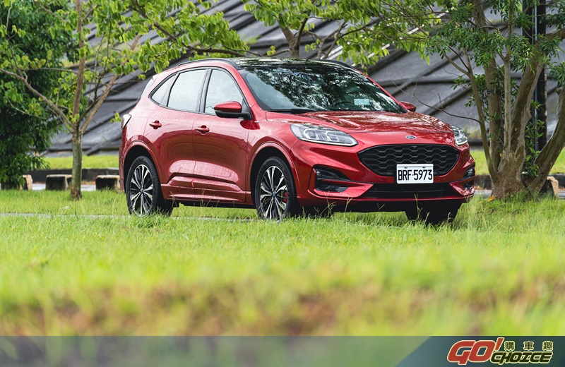 歷久彌新的關鍵為何？Ford Kuga 以多元編成與滿配科技持續引領休旅市場！