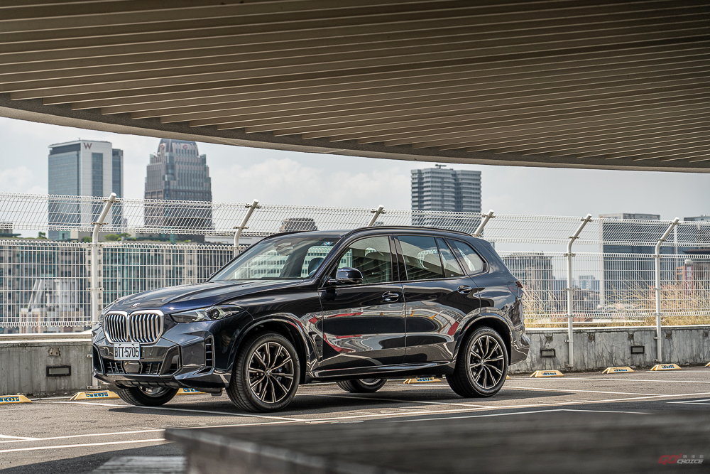 除了六缸的價值，均衡體驗才是重點｜小改款 BMW X5 xDrive40i 試駕