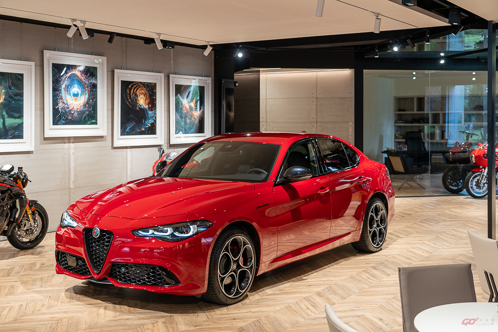 Alfa Romeo 小改款 Giulia 現身台灣！貿易商以 296 起售價正式引進！