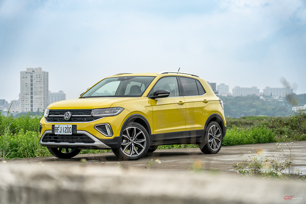 捨跑格鋪裝，補足輔助駕駛科技｜VW 小改款 T-Cross 百萬售價你買單嗎？