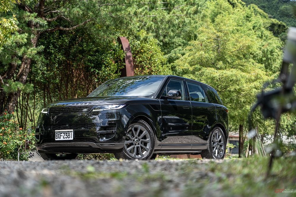 夜色武裝續戰市場｜Range Rover Sport D300 黯影版試駕
