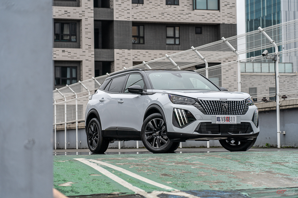 MHEV 輕油電不再是裝心酸的科技｜Peugeot 2008 P2 Hybrid 試駕