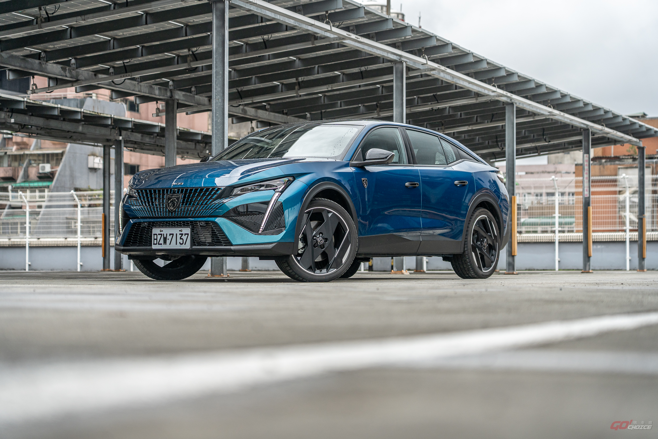 225 匹馬力真能補足性能迷的遺憾？｜Peugeot 408 GT Rapide 試駕